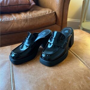 NWOT Black Leather Backless Square Heeled Mule/ Clog